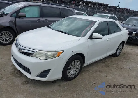 2012 Toyota Camry Le z USA, uszkodzony, nr VIN 4T1BF1FK2CU126407